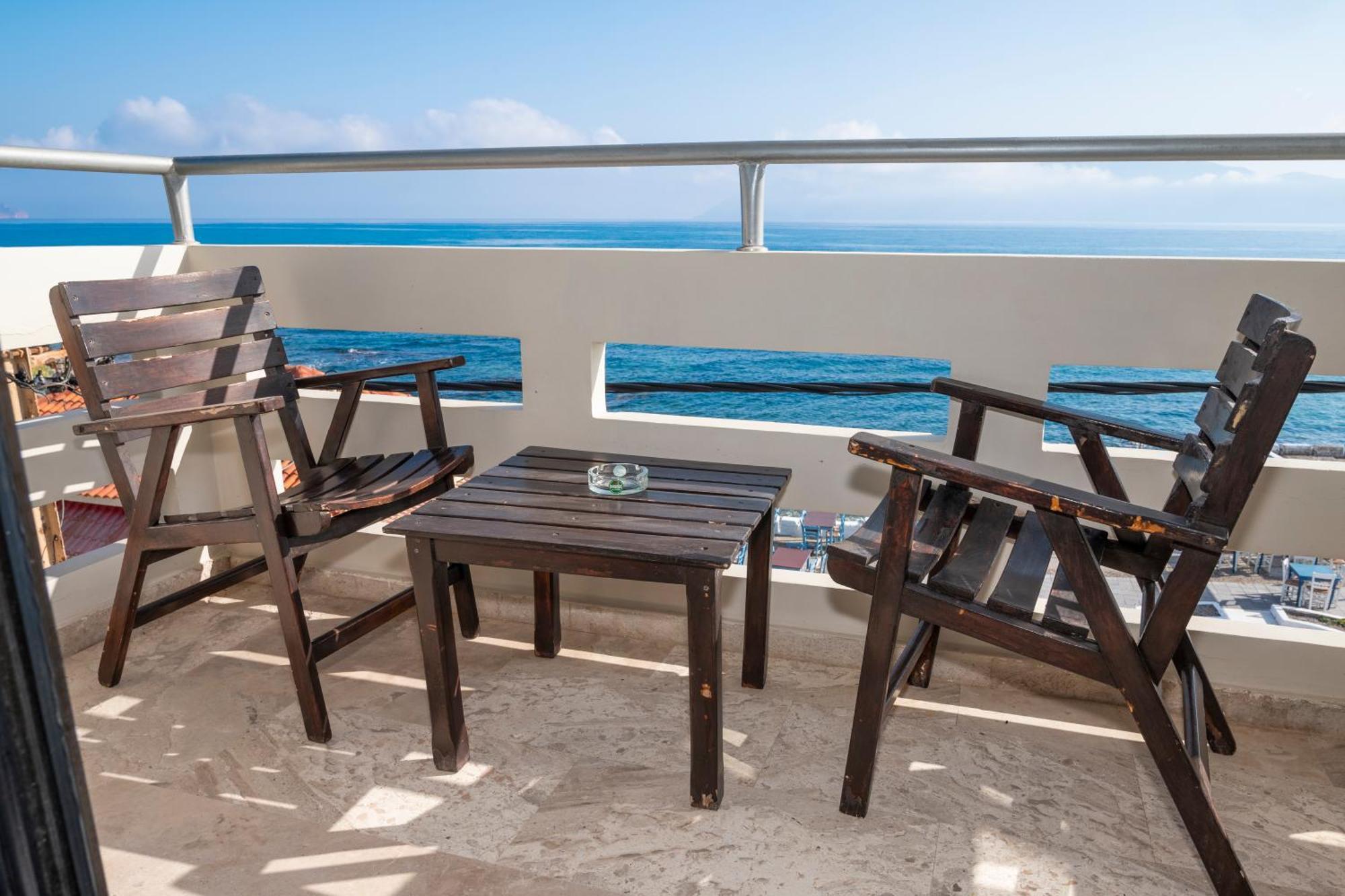 Argo Rooms-Papadakis Kissamos Exterior photo