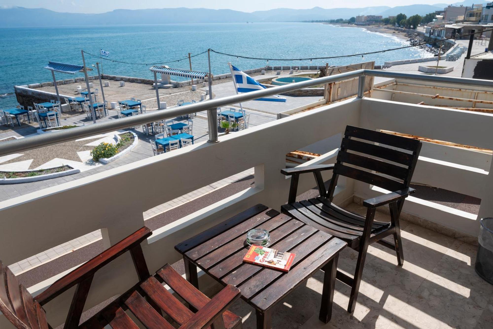Argo Rooms-Papadakis Kissamos Exterior photo