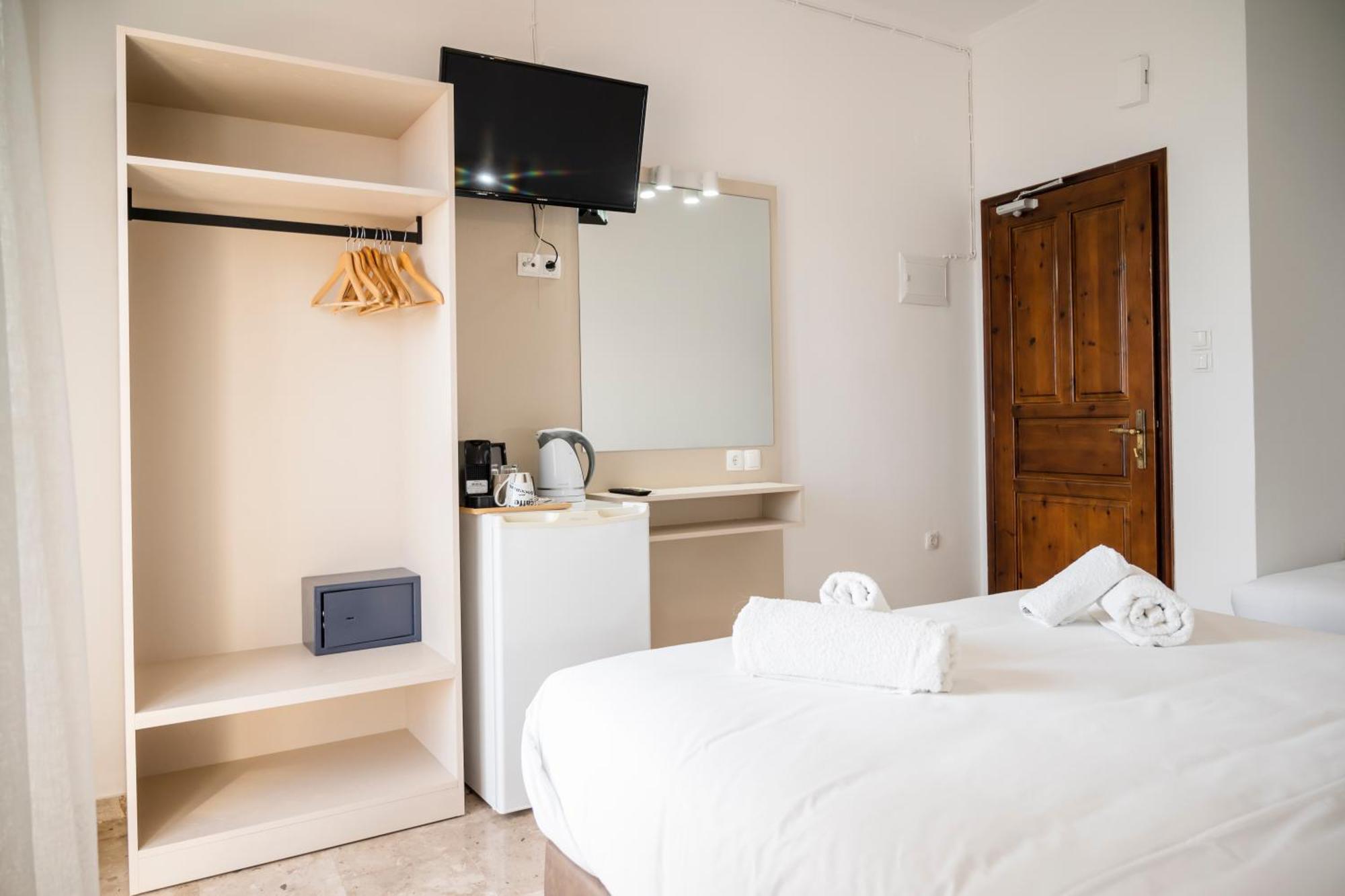 Argo Rooms-Papadakis Kissamos Exterior photo