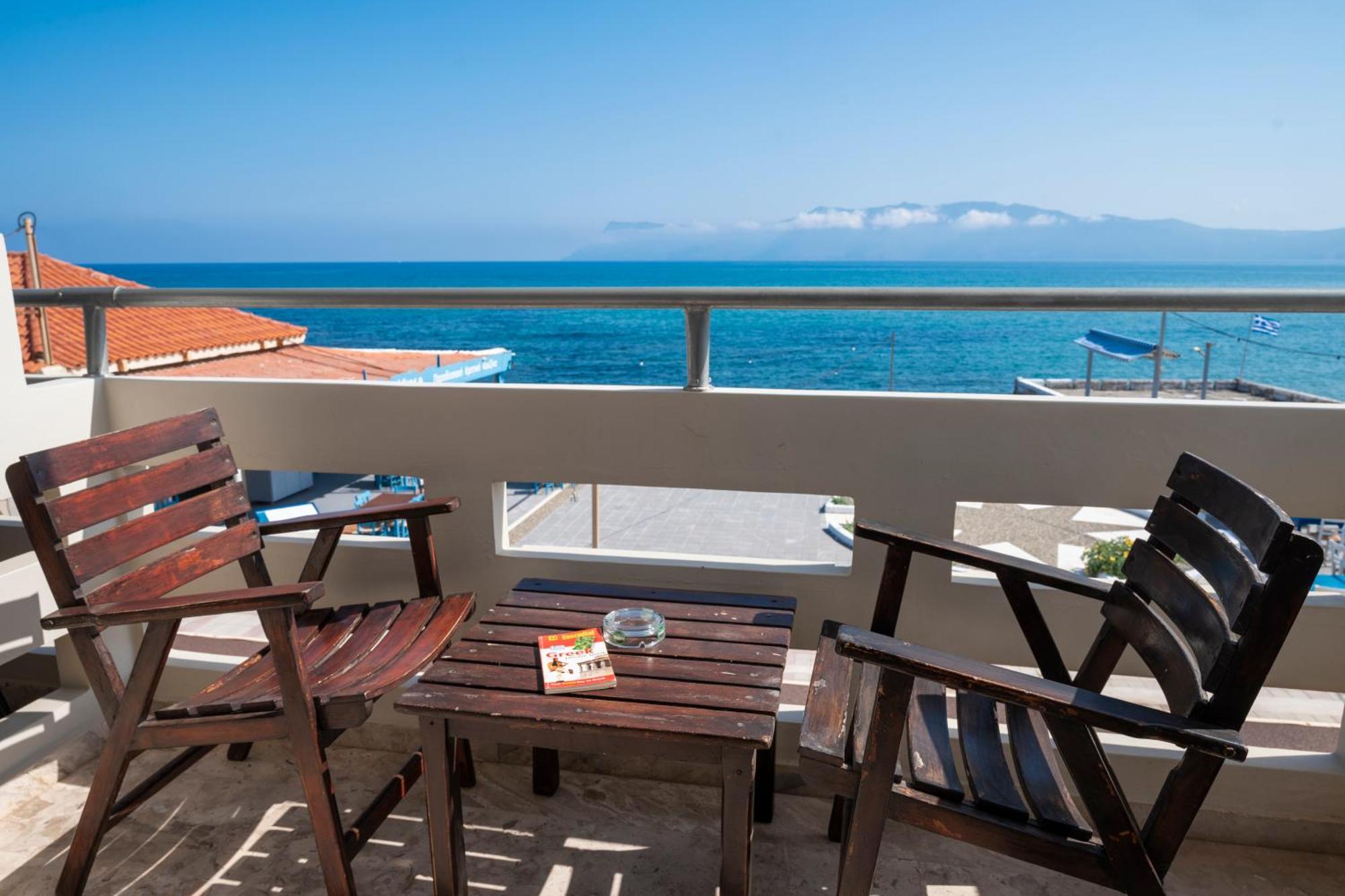 Argo Rooms-Papadakis Kissamos Exterior photo