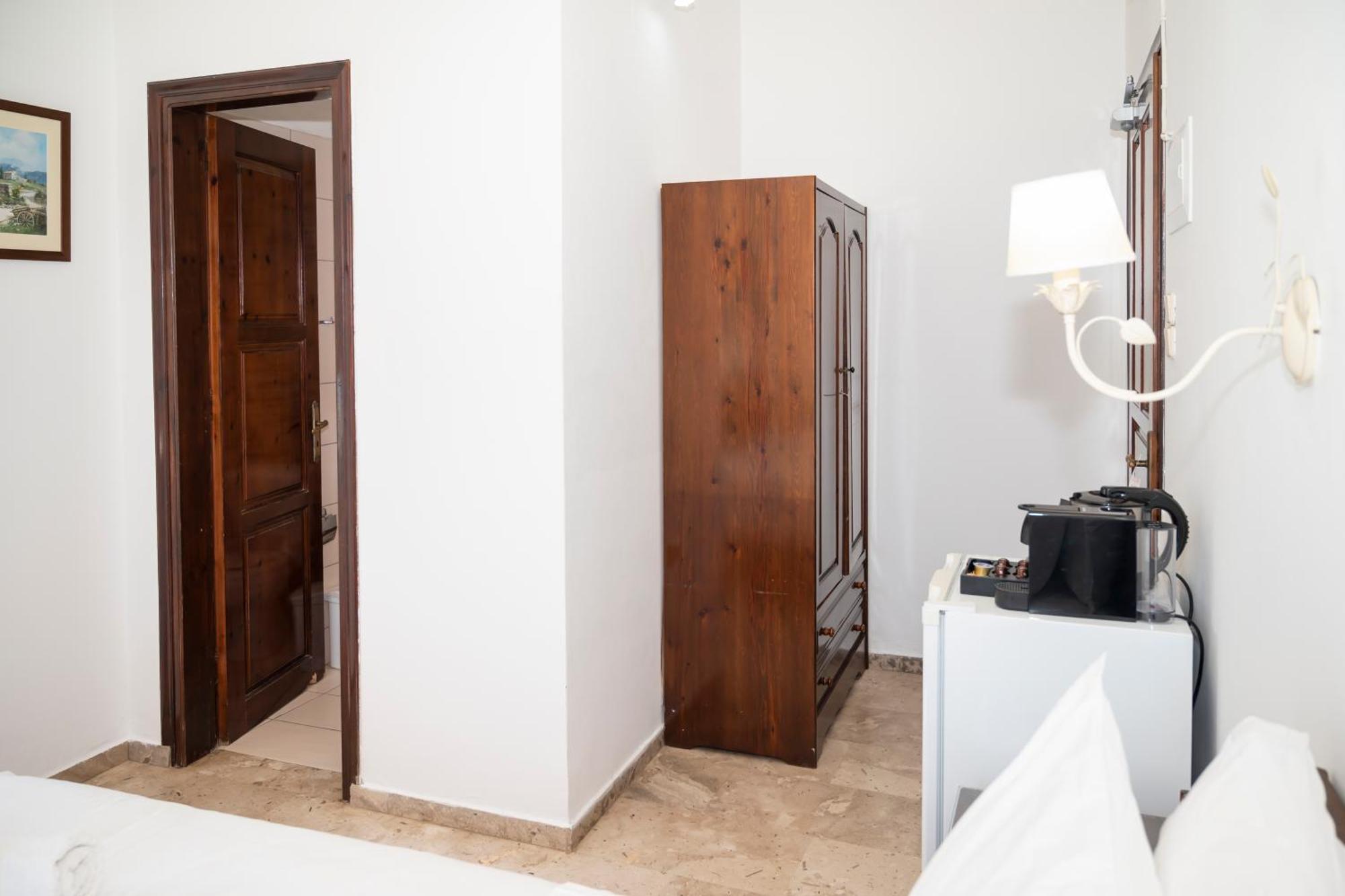 Argo Rooms-Papadakis Kissamos Exterior photo