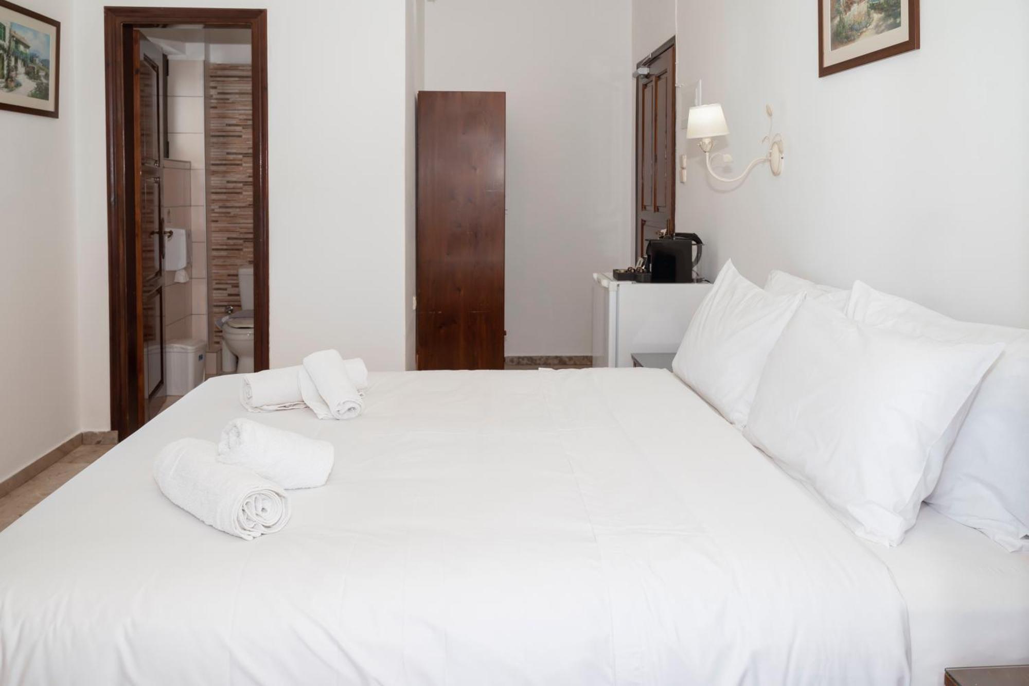 Argo Rooms-Papadakis Kissamos Exterior photo